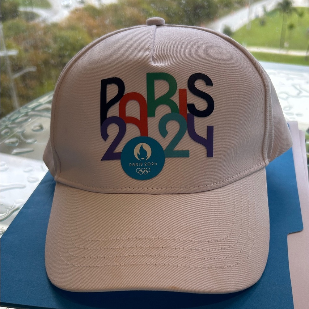 Paris 2024 White Cap